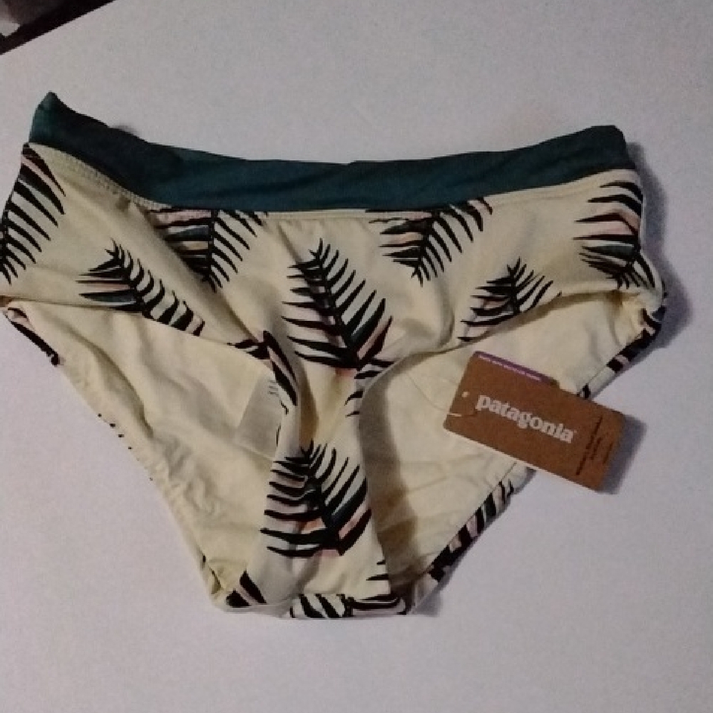 Patagonia Cream Green and Black Patterned Bikini Bottom NWT
